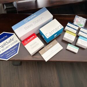 NEW NEVER INSTALLED SimpliSafe Gen I Security System